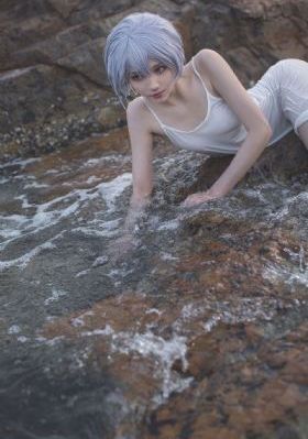 年轻的女邻居hd免费观看_BD英语HD在线观看